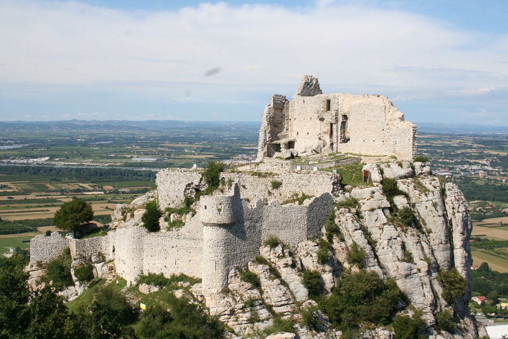 1200px-Château_de_Crussol_110607