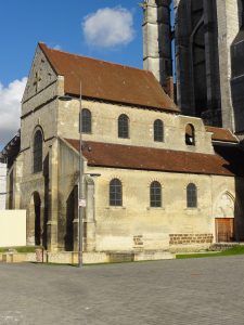 Beauvais_(60),_église_Notre-Dame-de-la-Basse-Œuvre,_élévation_sud_2